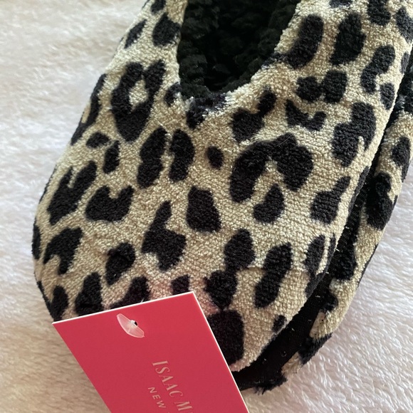 NWT ISAAC MIZRAHI SHOES Faux Fur Leopard Print Slippers Size Medium - Picture 3 of 15